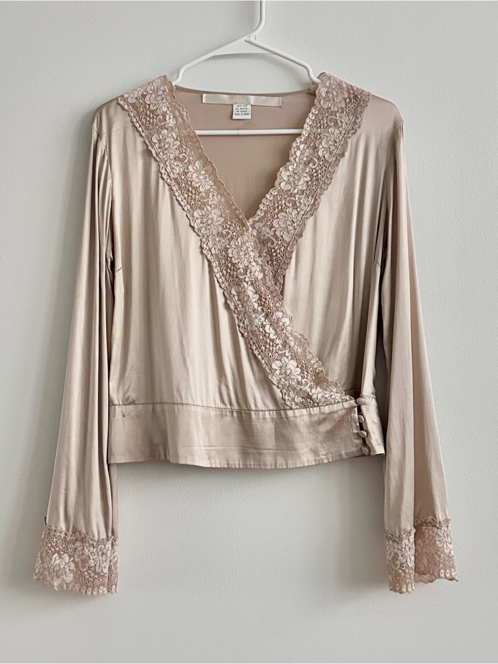 Vintage Ivory Gold Silk Lace Trim Long Bell Sleeve V-Neck Blouse
